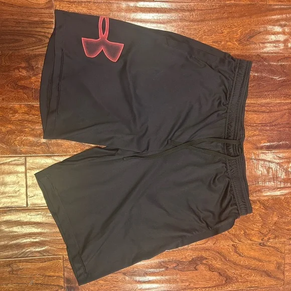 2 pairs of Under Armour Men's Black/Red and Black/White shorts - Picture 2 of 3